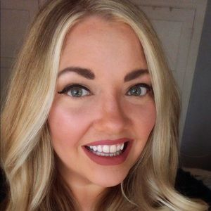 Meet your Posher, Jeannette